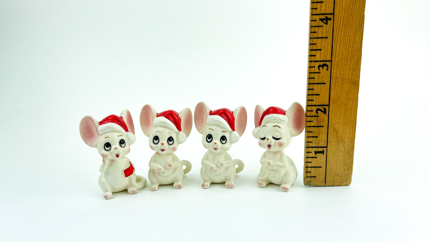 4 Vintage Lefton Mice Christmas Carolers Kitschy Figurines