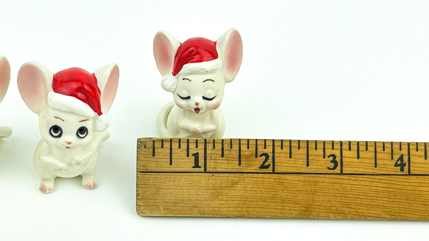 4 Vintage Lefton Mice Christmas Carolers Kitschy Figurines