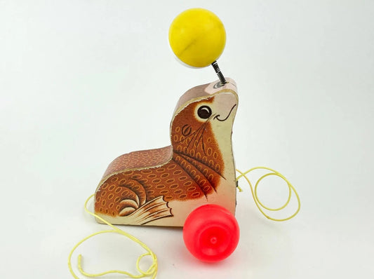 Vintage Fisher Price Anthropomorphic Suzy Seal #694 Pull Toy Retro Vintage Wooden Vintage Nursery Decor Kitschy Collectable